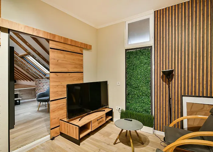 Apartment Flats With Parking *