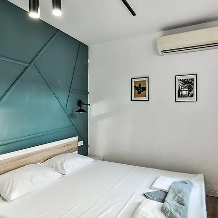 Flats With Parking דירה