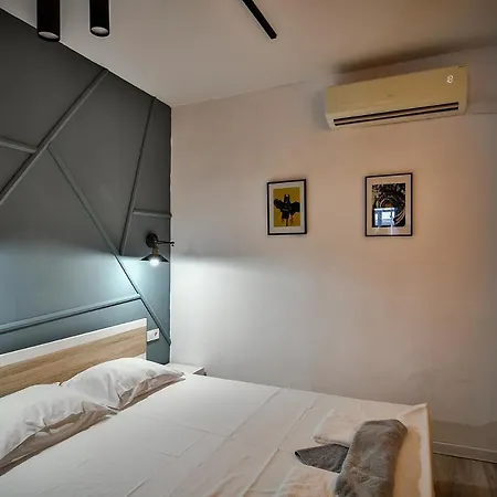 Flats With Parking דירה