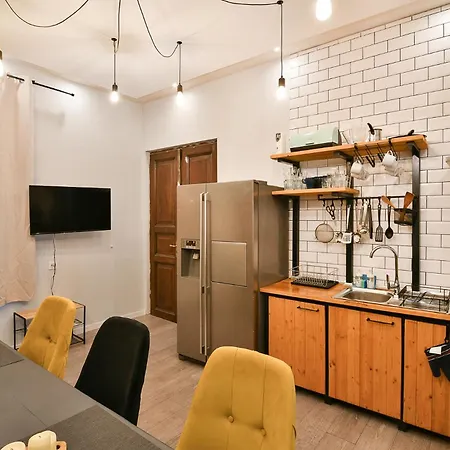 Flats With Parking וארנה