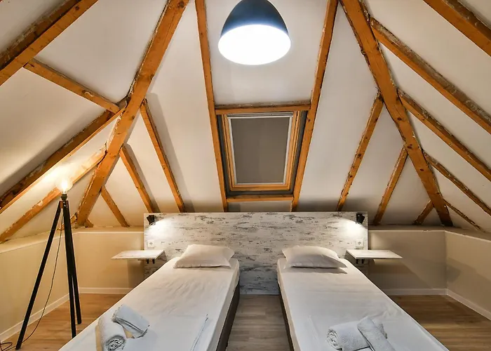 Flats With Parking וארנה